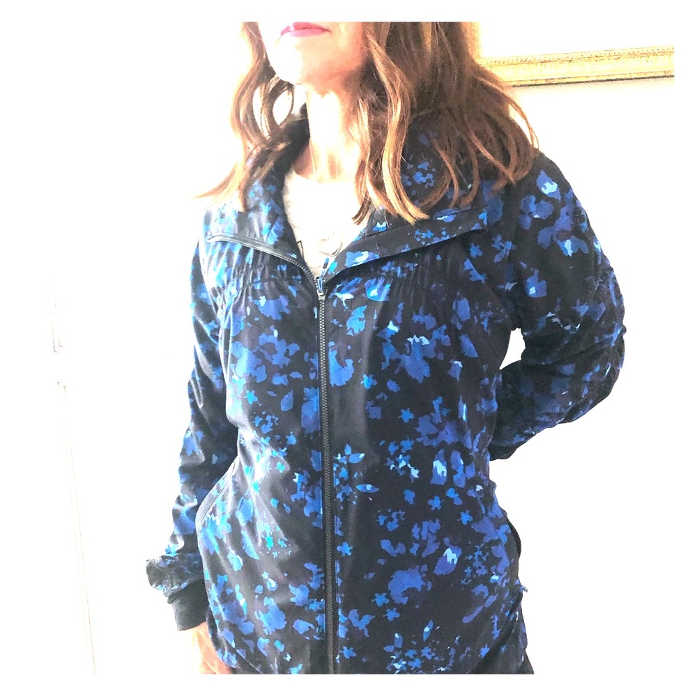 LuLu Lemmon jacket with hood and lining